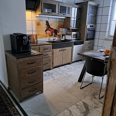 Antike Wohnmoeglichkeit Kurz Und Langfristig 100qm 1 Stock Apartment Lauchhammer