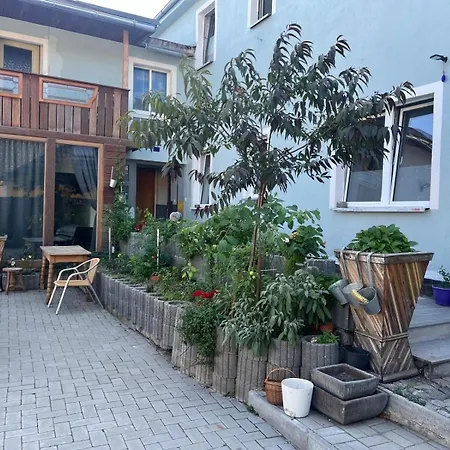 Antike Wohnmoeglichkeit Kurz Und Langfristig 100qm 1 Stock Apartment